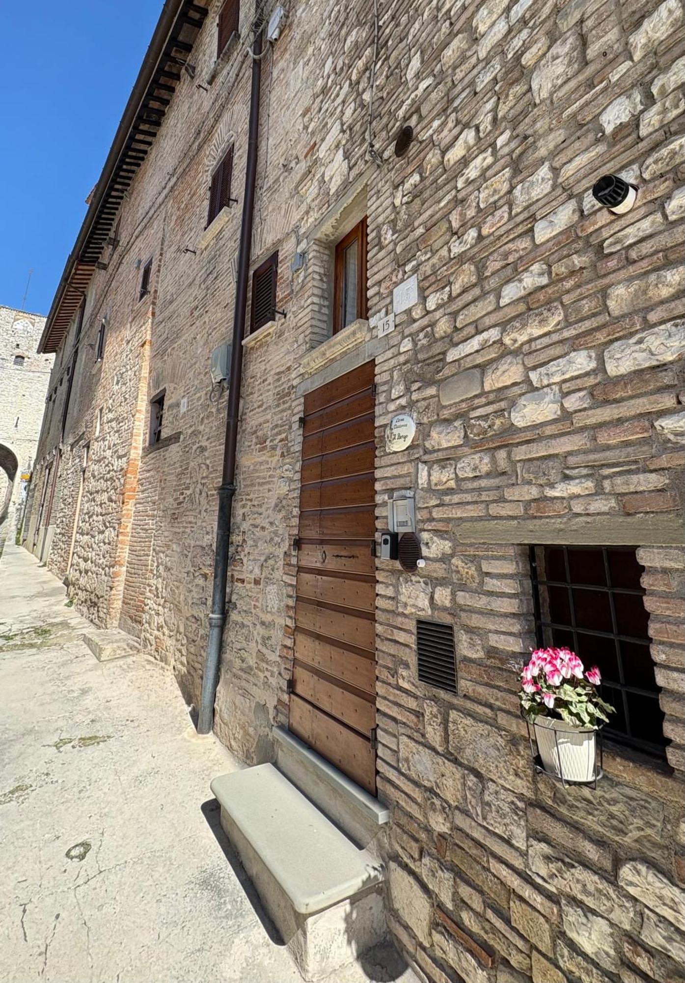 Casa Vacanze Il Borgo Губбіо Екстер'єр фото